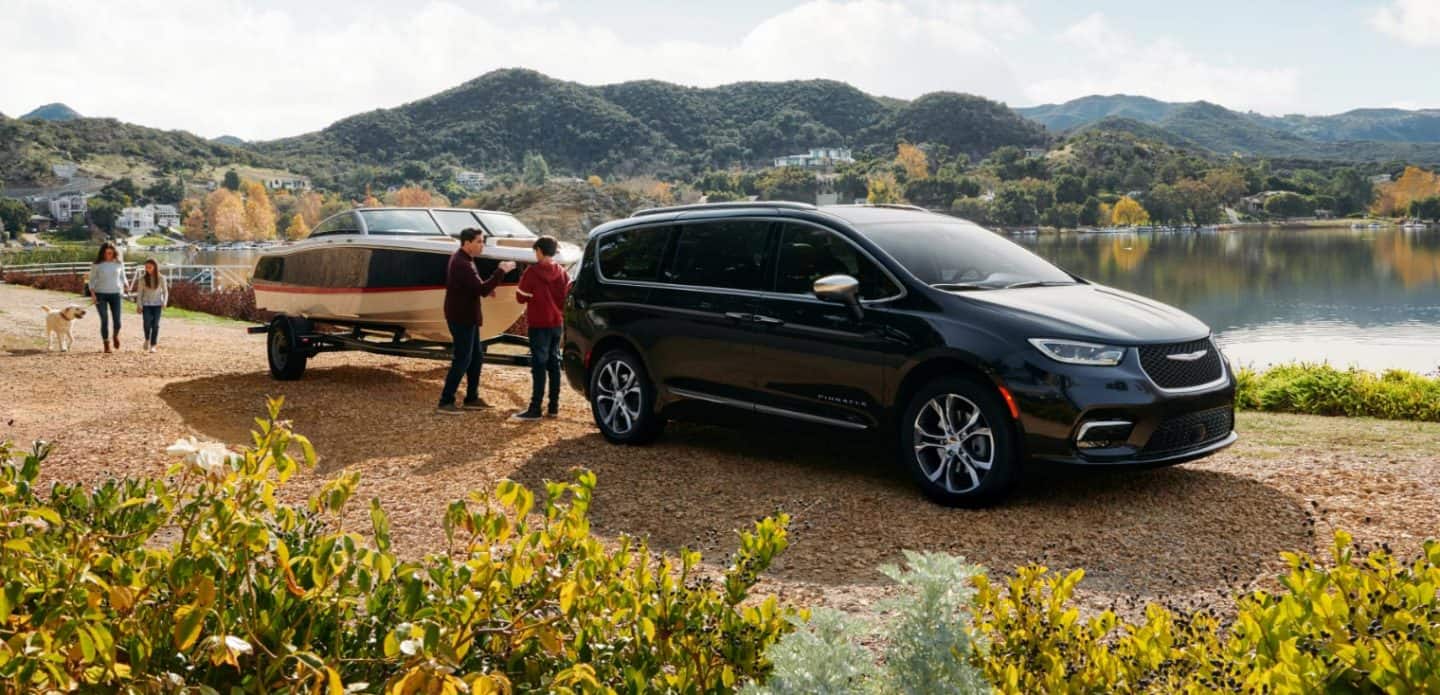 How much can the 2023 Chrysler Pacifica tow? | Glendale CDJR